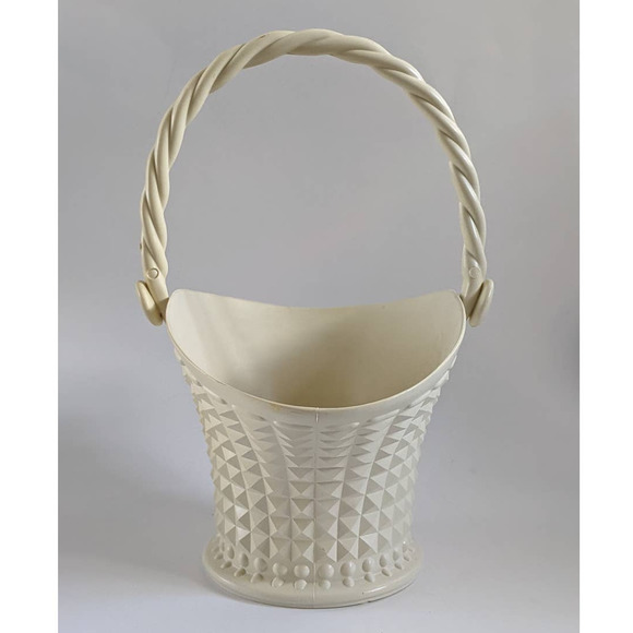 Vintage Regaline White Plastic Basket w/ Handle, Mid Century Easter Decor Kitsch - Picture 6 of 10